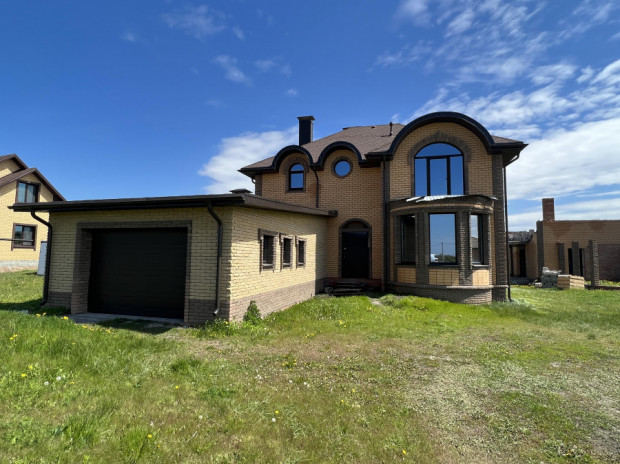 Фотография 1 - Продам КОТТЕДЖ 230 м2 с гаражом и банным комплексом в г. Белгороде мкр. Юго-Западный 2.4