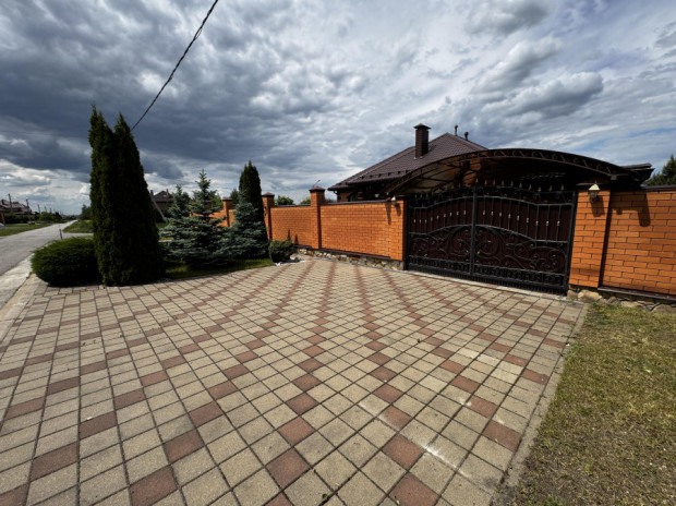 Фотография 3 - Продам жилой и благоустроенный коттедж с мебелью и бытовой техникой