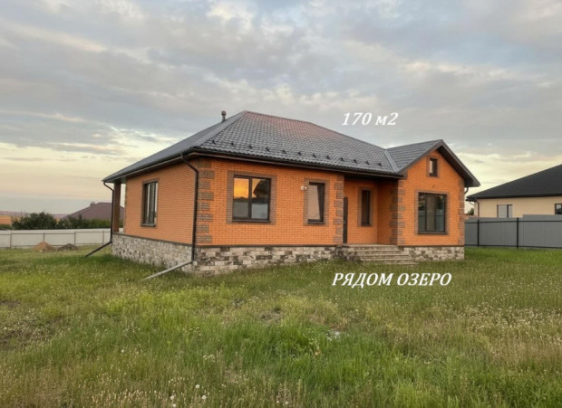 Фотография 1 - Новый 4х-к КОТТЕДЖ 170 м2 с ТЕРРАСОЙ в мкр. Майский -80 , рядом озеро