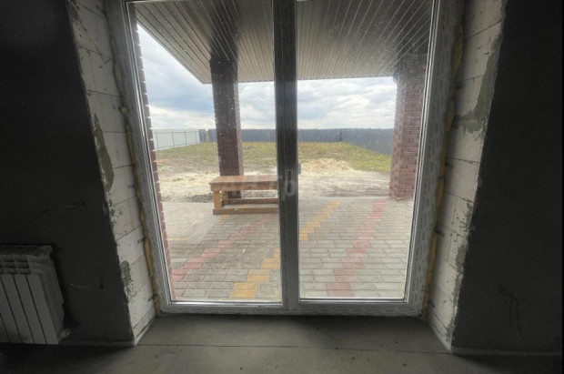 Фотография 23 - Кирпичный новый 4х-комнатный ДОМ 110 м 2 с  парковкой, плиткой и забором  в п. Репное